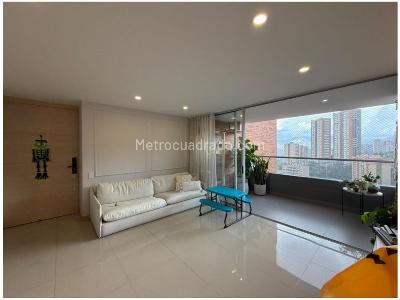 Apartamento de 3 alcobas en venta en Castropol, Medellín, 117 m² · foto 4 de 20