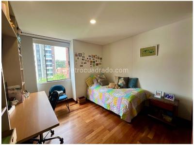 Apartamento de 3 alcobas en venta en Alejandria, Medellín, 219 m² · foto 17 de 20