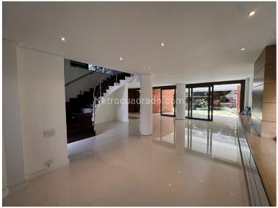 Casa de 3 alcobas en venta en El Poblado, Medellín, 298 m² · foto 2 de 20