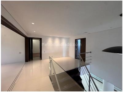 Casa de 3 alcobas en venta en El Poblado, Medellín, 298 m² · foto 7 de 20
