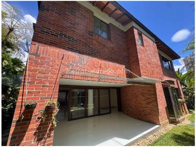 Casa de 3 alcobas en venta en El Poblado, Medellín, 298 m² · foto 10 de 20