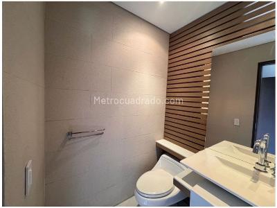 Casa de 3 alcobas en venta en El Poblado, Medellín, 298 m² · foto 11 de 20