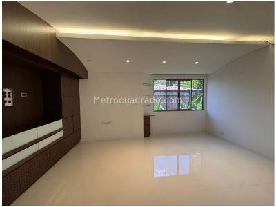 Casa de 3 alcobas en venta en El Poblado, Medellín, 298 m² · foto 13 de 20