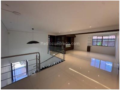 Casa de 3 alcobas en venta en El Poblado, Medellín, 298 m² · foto 19 de 20