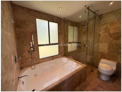 Casa de 3 alcobas en venta en El Poblado, Medellín, 298 m² · foto 20 de 20