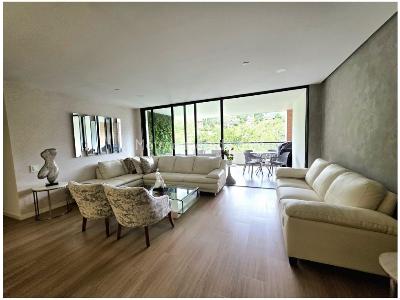 Apartamento de 3 alcobas en venta en Loma De Las Brujas, Envigado, 172 m² · foto 2 de 20