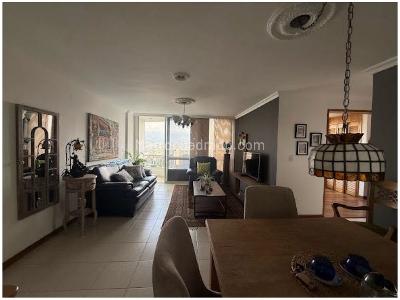 Apartamento de 2 alcobas en venta en El Tesoro, Medellín, 97 m² · foto 3 de 18