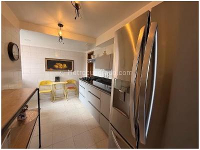 Apartamento de 2 alcobas en venta en El Tesoro, Medellín, 97 m² · foto 4 de 18