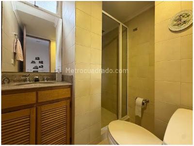 Apartamento de 2 alcobas en venta en El Tesoro, Medellín, 97 m² · foto 8 de 18