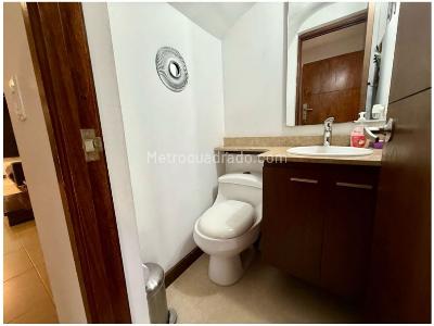 Casa de 3 alcobas en venta en Transversal Intermedia, Envigado, 198 m² · foto 13 de 20
