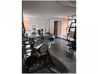 Apartamento de 3 alcobas en venta en Laureles, Medellín, 108 m² · foto 2 de 19