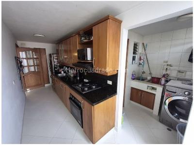 Apartamento de 3 alcobas en venta en Laureles, Medellín, 108 m² · foto 11 de 19