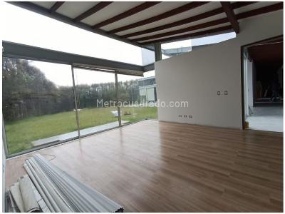 Casa de 5 alcobas en venta en Loma Del Escobero, Envigado, 400 m² · foto 4 de 19