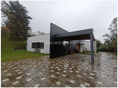 Casa de 5 alcobas en venta en Loma Del Escobero, Envigado, 400 m² · foto 6 de 19