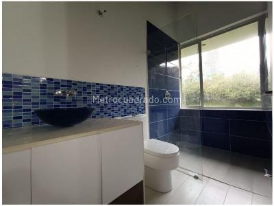 Casa de 5 alcobas en venta en Loma Del Escobero, Envigado, 400 m² · foto 9 de 19