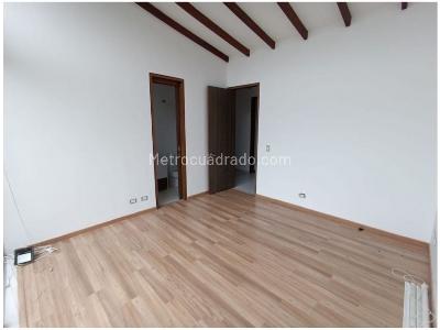 Casa de 5 alcobas en venta en Loma Del Escobero, Envigado, 400 m² · foto 13 de 19
