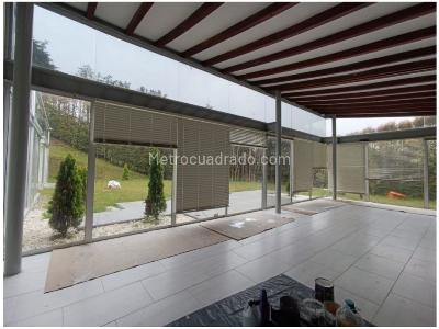 Casa de 5 alcobas en venta en Loma Del Escobero, Envigado, 400 m² · foto 16 de 19