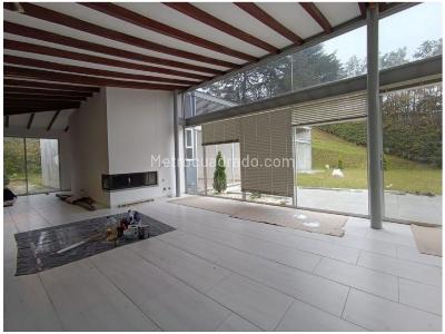Casa de 5 alcobas en venta en Loma Del Escobero, Envigado, 400 m² · foto 17 de 19