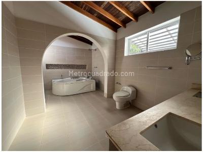 Casa de 3 alcobas en venta en Loma Del Escobero, Envigado, 290 m² · foto 7 de 14