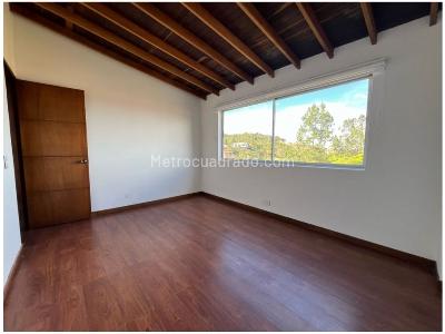 Casa de 3 alcobas en venta en Loma Del Escobero, Envigado, 290 m² · foto 10 de 14