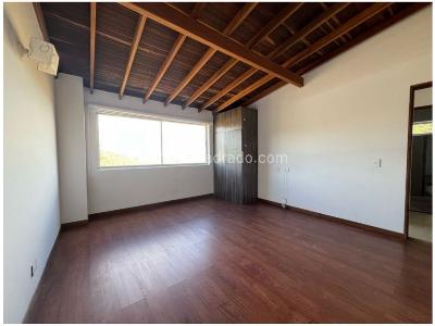 Casa de 3 alcobas en venta en Loma Del Escobero, Envigado, 290 m² · foto 11 de 14