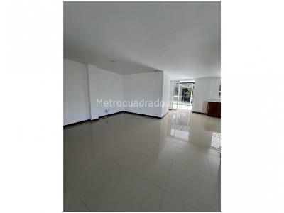 Casa de 3 alcobas en venta en Loma Del Escobero, Envigado, 290 m² · foto 14 de 14