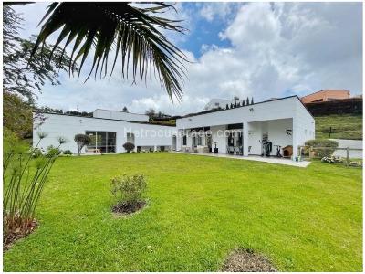 Casa de 3 alcobas en venta en Loma Del Escobero, Envigado, 300 m² · foto 1 de 20