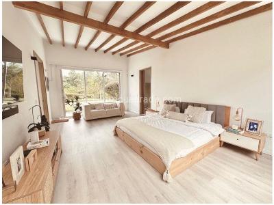 Casa de 3 alcobas en venta en Loma Del Escobero, Envigado, 300 m² · foto 4 de 20