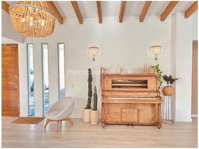 Casa de 3 alcobas en venta en Loma Del Escobero, Envigado, 300 m² · foto 16 de 20