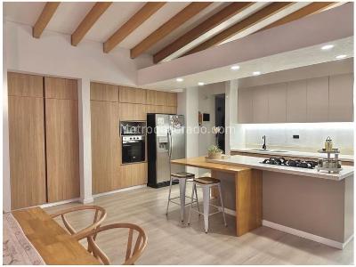 Casa de 3 alcobas en venta en Loma Del Escobero, Envigado, 300 m² · foto 17 de 20