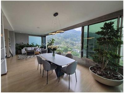 Apartamento de 3 alcobas en venta en Los Balsos, Medellín, 204 m² · foto 1 de 20