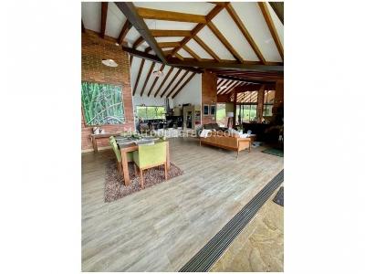 Casa de 4 alcobas en venta en Loma Del Escobero, Envigado, 515 m² · foto 17 de 20