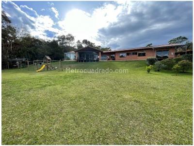 Casa de 4 alcobas en venta en Loma Del Escobero, Envigado, 515 m² · foto 19 de 20