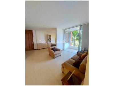 Apartamento de 3 alcobas en venta en Loma De Las Brujas, Envigado, 92 m² · foto 2 de 20