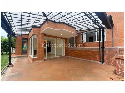 Casa de 4 alcobas en venta en La Concha, Medellín, 281 m² · foto 2 de 20