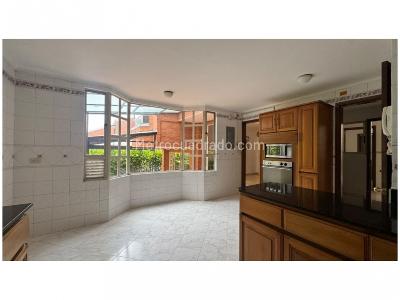 Casa de 4 alcobas en venta en La Concha, Medellín, 281 m² · foto 7 de 20