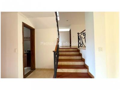 Casa de 4 alcobas en venta en La Concha, Medellín, 281 m² · foto 12 de 20