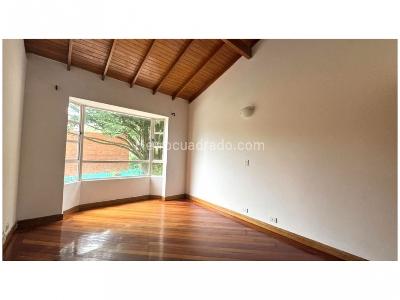 Casa de 4 alcobas en venta en La Concha, Medellín, 281 m² · foto 19 de 20