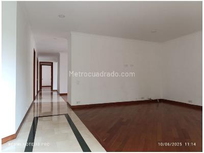 Apartamento de 3 alcobas en venta en Laureles, Medellín, 161 m² · foto 2 de 12