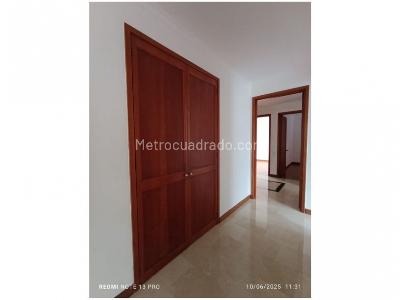 Apartamento de 3 alcobas en venta en Laureles, Medellín, 161 m² · foto 10 de 12