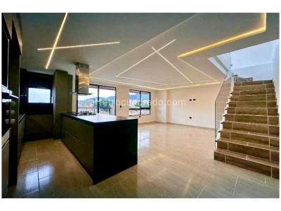 Apartamento de 4 alcobas en venta en Rosales, Medellín, 200 m² · foto 3 de 19