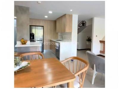 Casa de 3 alcobas en venta en Loma Del Chocho, Envigado, 246 m² · foto 4 de 14