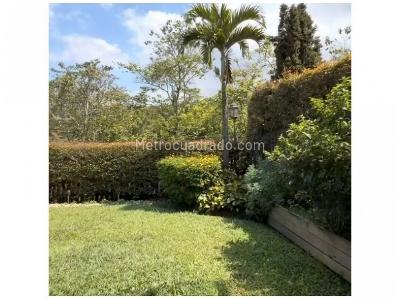 Casa de 3 alcobas en venta en Loma Del Chocho, Envigado, 246 m² · foto 9 de 14