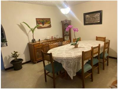 Casa de 5 alcobas en venta en Malibu, Medellín, 220 m² · foto 3 de 18