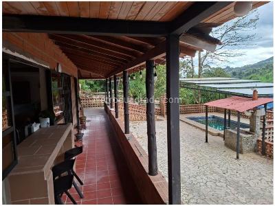 Casa de 3 alcobas en venta en San Antonio De Prado, Medellín, 350 m² · foto 2 de 20