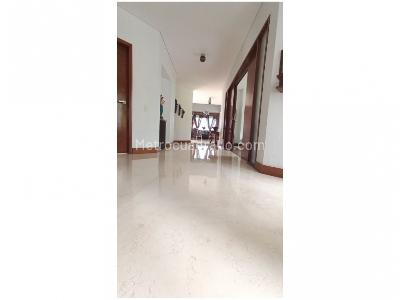 Casa de 5 alcobas en venta en El Vergel, Envigado, 656 m² · foto 8 de 20