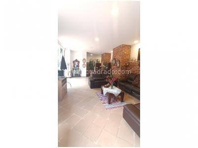 Casa de 5 alcobas en venta en El Vergel, Envigado, 656 m² · foto 9 de 20