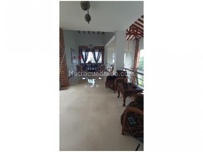 Casa de 5 alcobas en venta en El Vergel, Envigado, 656 m² · foto 10 de 20