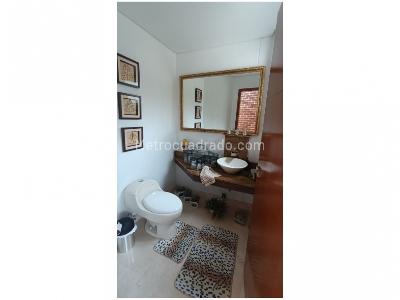 Casa de 5 alcobas en venta en El Vergel, Envigado, 656 m² · foto 11 de 20