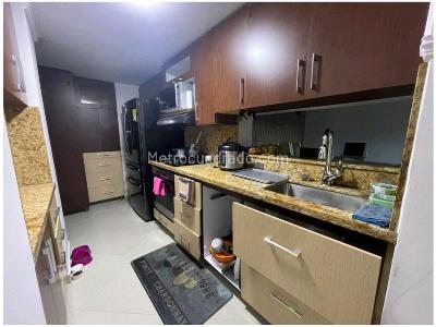 Apartamento de 3 alcobas en venta en Loma De Los Bernal, Medellín, 99 m² · foto 14 de 20